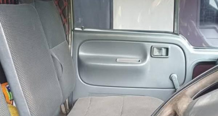 NISSAN ATLAS 2001