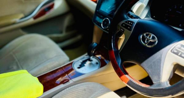 TOYOTA PREMIO 2013