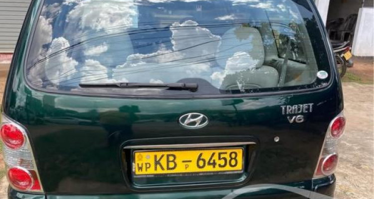 HYUNDAI TRAJET 2006