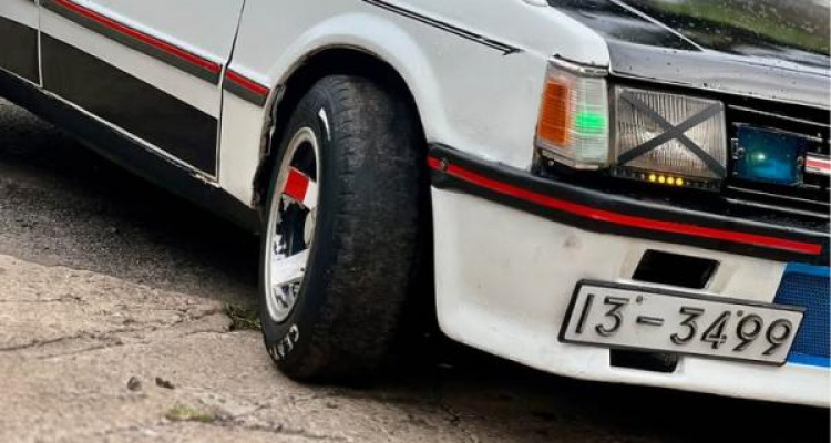 MITSUBISHI LANCER BOX 1982