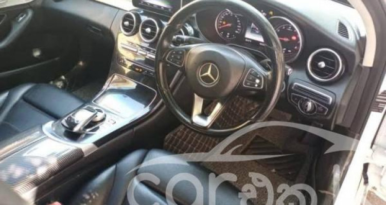 MERCEDES BENZ C200 2015