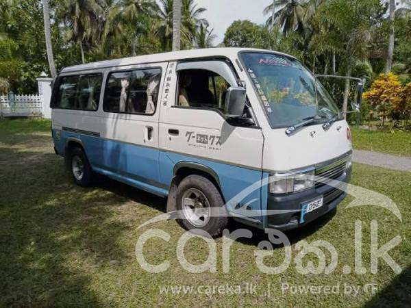 NISSAN CARAVAN 1993