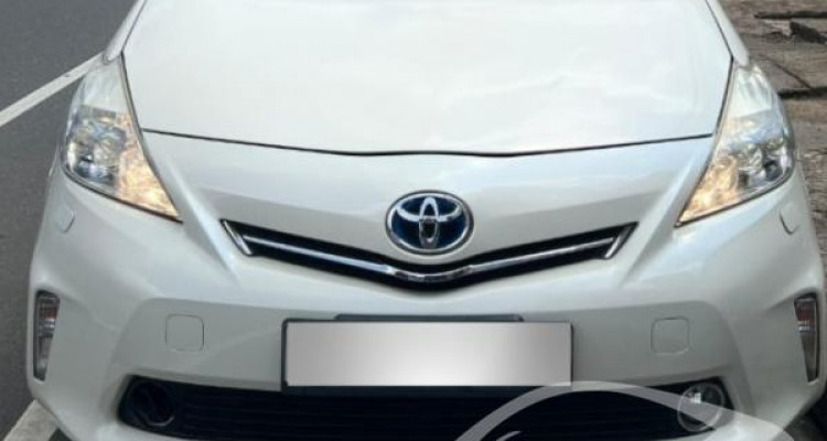TOYOTA PRIUS 2013