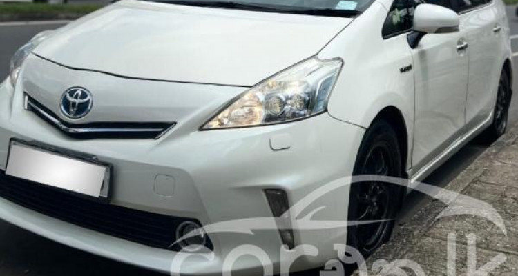 TOYOTA PRIUS 2013