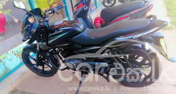 BAJAJ PULSAR 150 2017