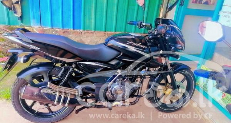 BAJAJ PULSAR 150 2017