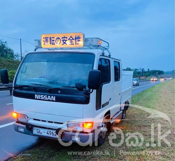 NISSAN ATLAS CREW CAB 1999