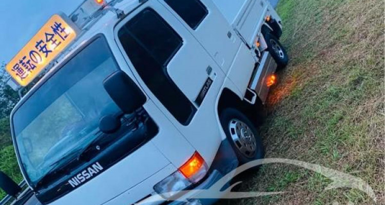 NISSAN ATLAS CREW CAB 1999