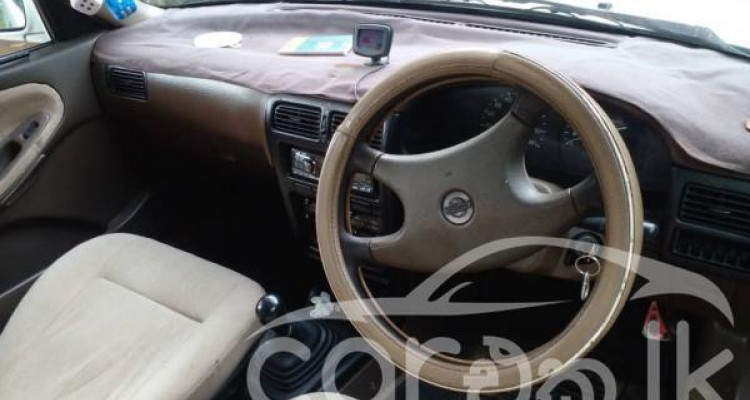 NISSAN SUNNY FB13 1992