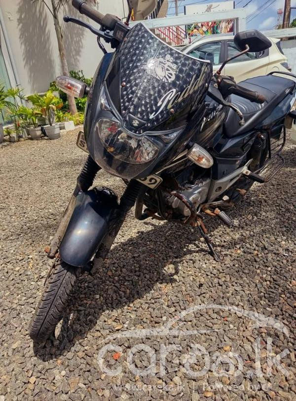 BAJAJ PULSAR 2015