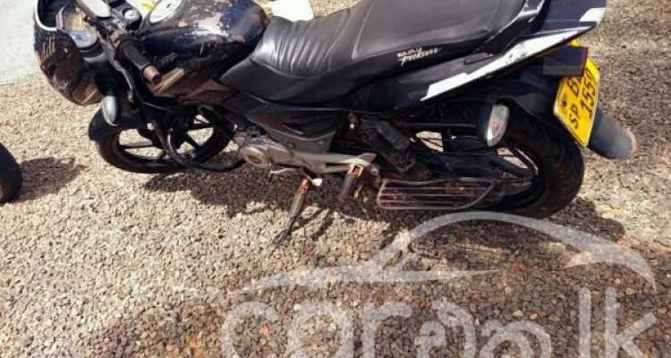 BAJAJ PULSAR 2015