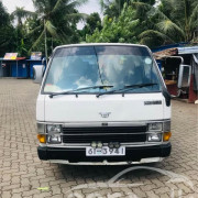 TOYOTA HIACE LH61 1989