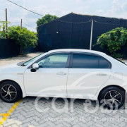 TOYOTA AXIO 2015