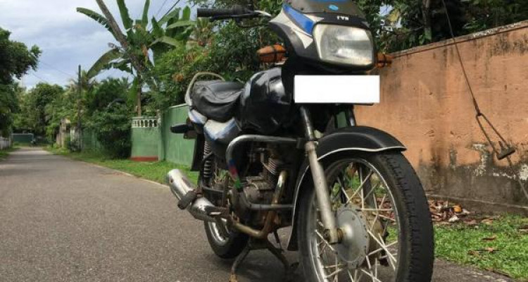 TVS VICTOR 2004