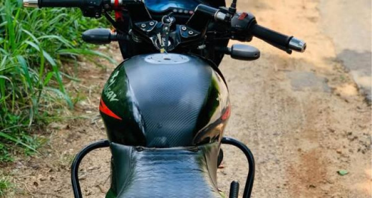 BAJAJ PULSAR 150 2010