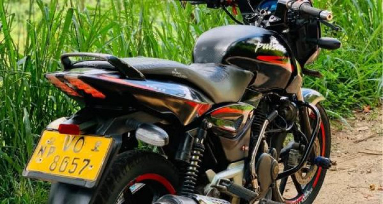 BAJAJ PULSAR 150 2010