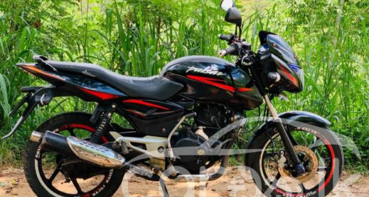 BAJAJ PULSAR 150 2010