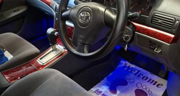 TOYOTA PREMIO 2002