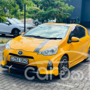 TOYOTA AQUA 2012