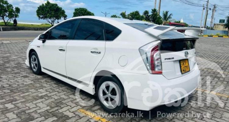TOYOTA PRIUS 2012