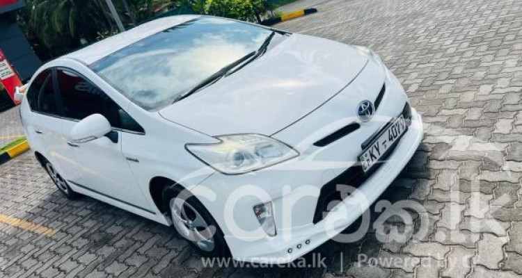 TOYOTA PRIUS 2012
