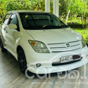 TOYOTA IST 2003