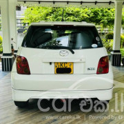 TOYOTA IST 2003