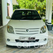 TOYOTA IST 2003