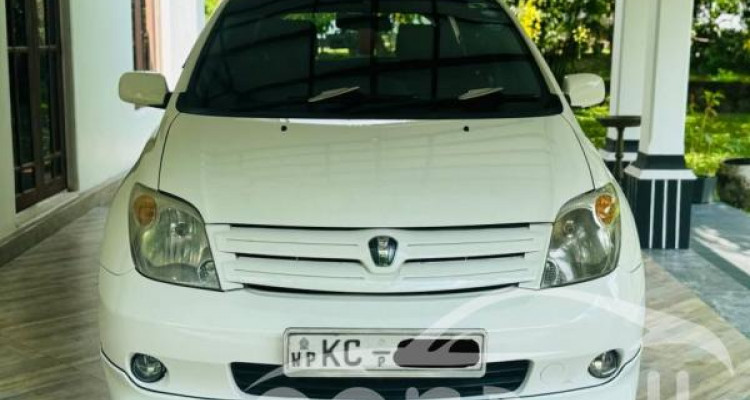 TOYOTA IST 2003