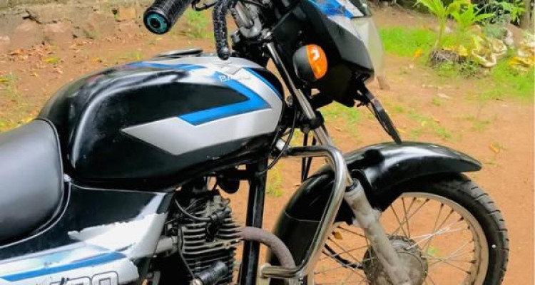 BAJAJ CT100 2006