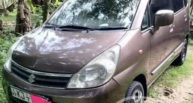 SUZUKI ESTILO 2010