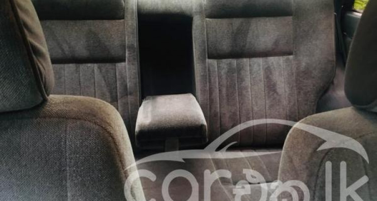 NISSAN TRAD SUNNY 1989