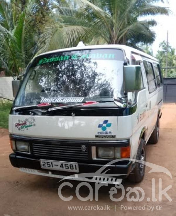 NISSAN CARAVAN 1995