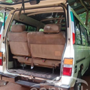NISSAN CARAVAN 1995