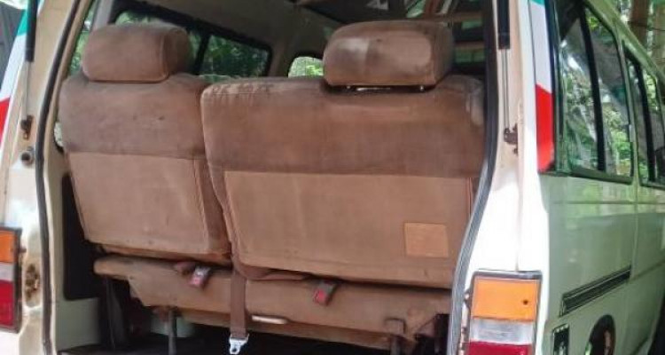 NISSAN CARAVAN 1995