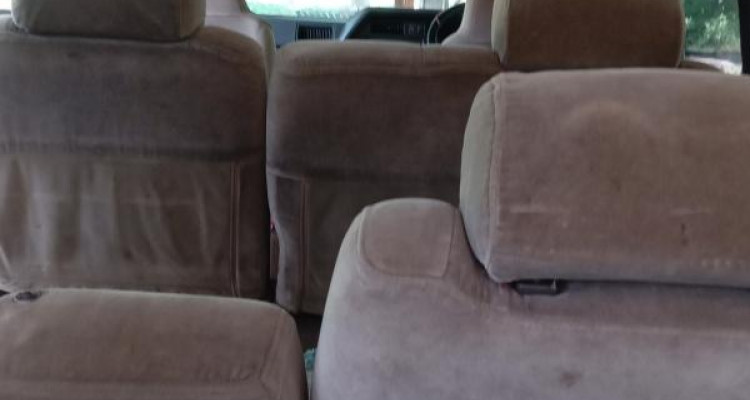 NISSAN CARAVAN 1995