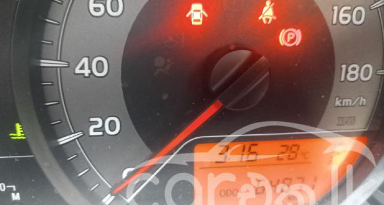 TOYOTA VITZ 2015