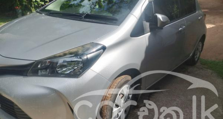 TOYOTA VITZ 2015