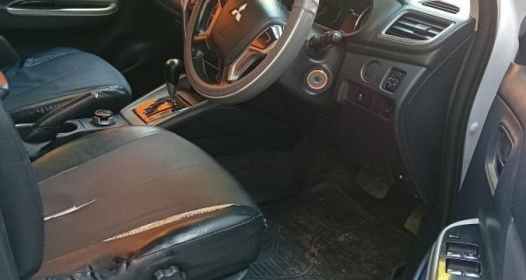 MITSUBISHI L200 2020