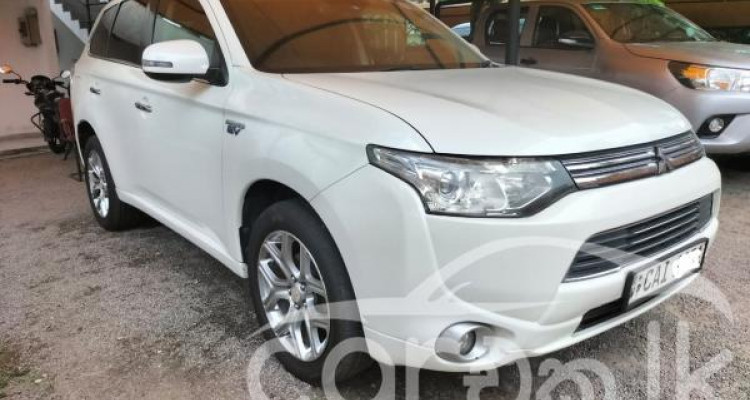 MITSUBISHI OUTLANDER 2014