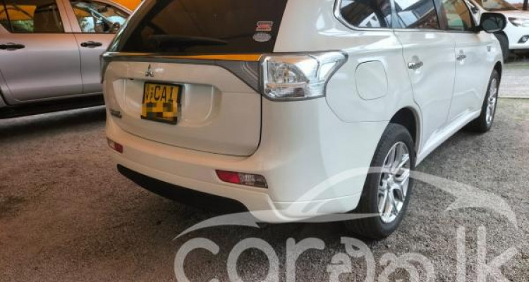 MITSUBISHI OUTLANDER 2014