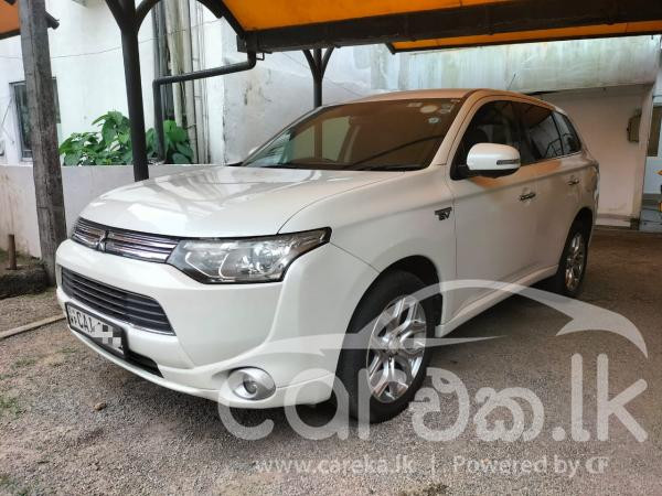 MITSUBISHI OUTLANDER 2014