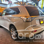 MITSUBISHI OUTLANDER 2014