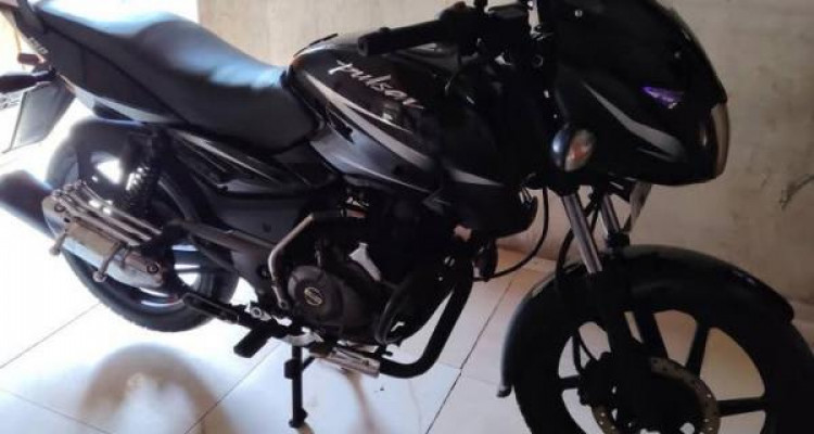 BAJAJ PULSAR 150 2018