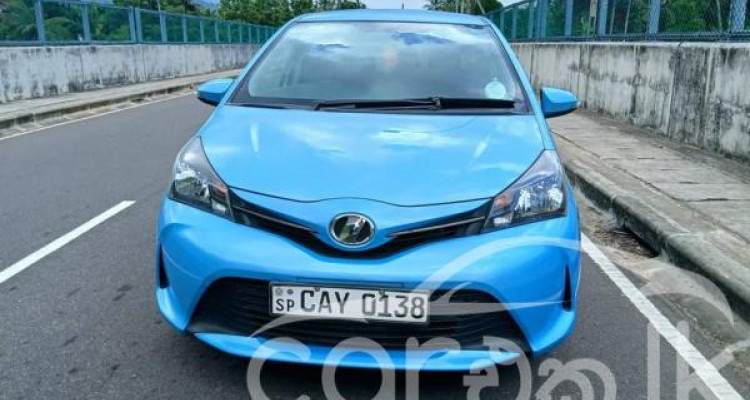 TOYOTA VITZ 2016