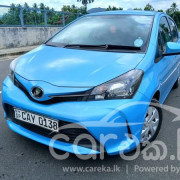 TOYOTA VITZ 2016
