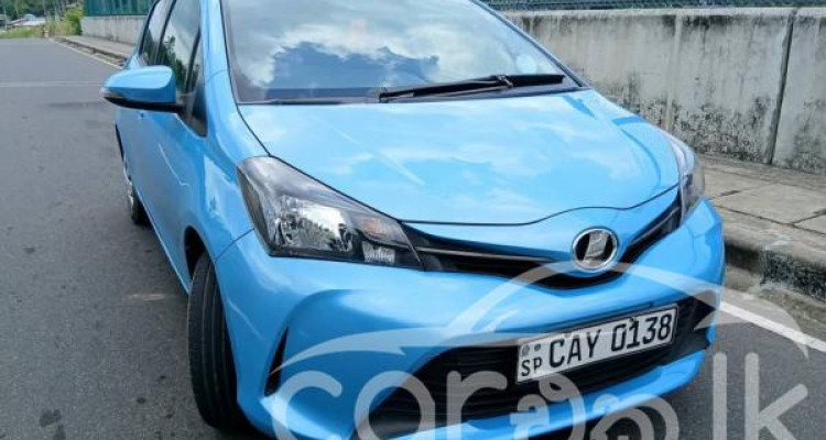 TOYOTA VITZ 2016