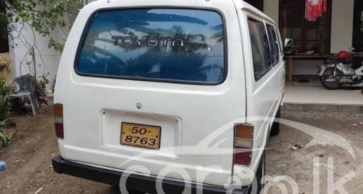 TOYOTA HIACE LH20 1982