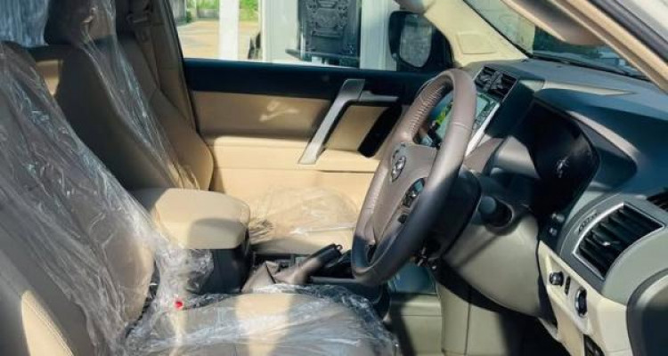TOYOTA LAND CRUISER PRADO 120 2023