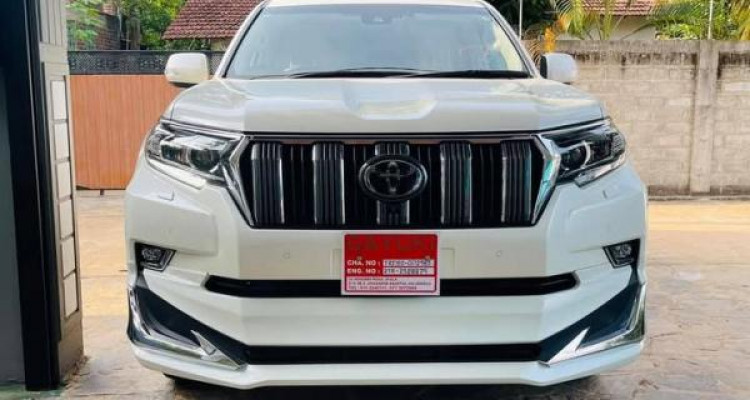 TOYOTA LAND CRUISER PRADO 120 2023
